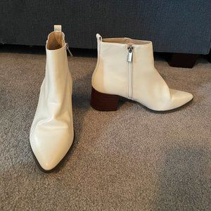 Cream/White Coloured Short Boot